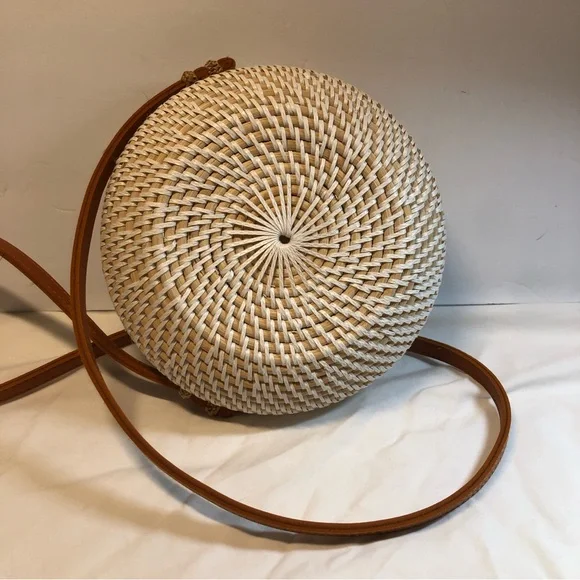 Round Rattan Bag White Handmade Crossbody Bag with Synthetic Leather Straps - Picture 7 of 10